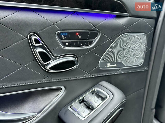 Чорний Мерседес С Клас, об'ємом двигуна 3 л та пробігом 64 тис. км за 72000 $, фото 52 на Automoto.ua