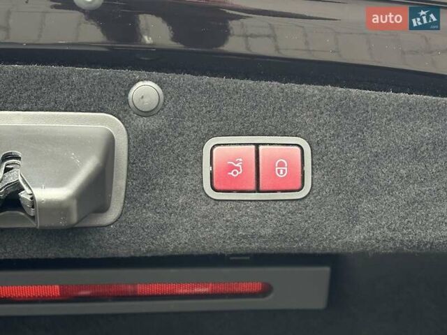 Черный Мерседес С Класс, объемом двигателя 2.93 л и пробегом 82 тыс. км за 71900 $, фото 19 на Automoto.ua