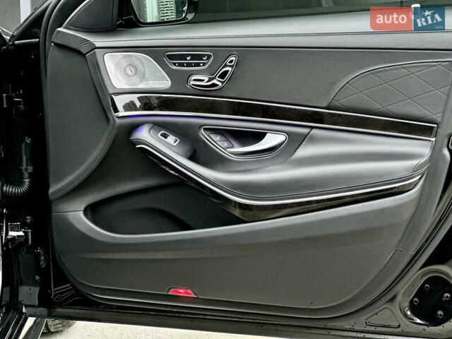 Чорний Мерседес С Клас, об'ємом двигуна 3 л та пробігом 64 тис. км за 72000 $, фото 55 на Automoto.ua