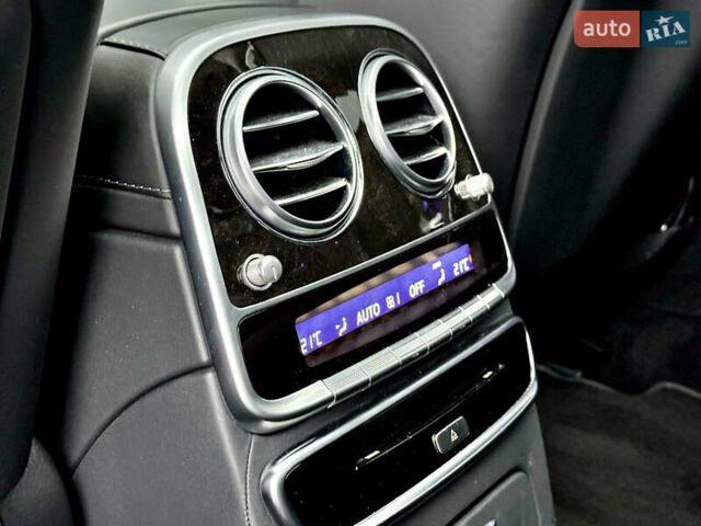 Чорний Мерседес С Клас, об'ємом двигуна 3 л та пробігом 64 тис. км за 72000 $, фото 51 на Automoto.ua