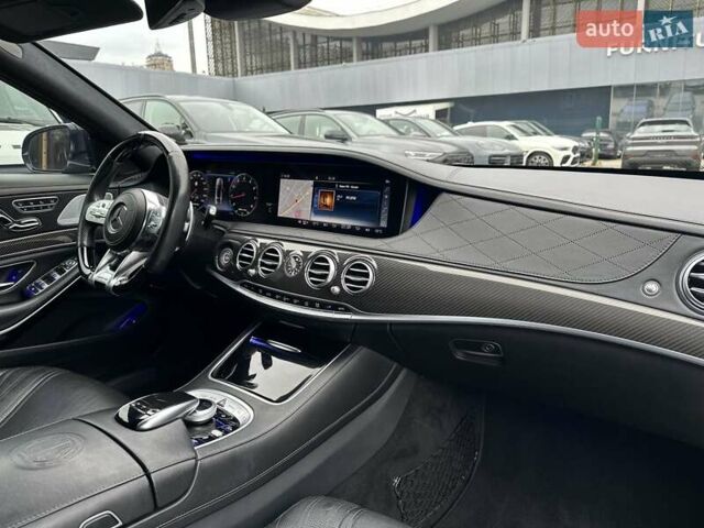 Черный Мерседес С Класс, объемом двигателя 3.98 л и пробегом 88 тыс. км за 84000 $, фото 34 на Automoto.ua