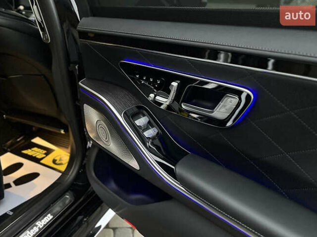 Чорний Мерседес С Клас, об'ємом двигуна 2.93 л та пробігом 84 тис. км за 118000 $, фото 28 на Automoto.ua