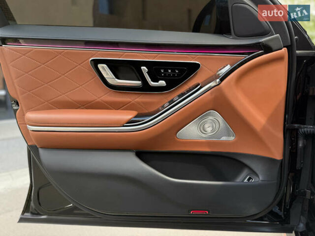 Черный Мерседес С Класс, объемом двигателя 3 л и пробегом 99 тыс. км за 99500 $, фото 37 на Automoto.ua