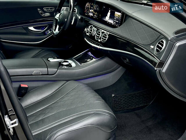 Чорний Мерседес С Клас, об'ємом двигуна 3 л та пробігом 64 тис. км за 72000 $, фото 47 на Automoto.ua