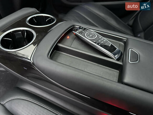 Чорний Мерседес С Клас, об'ємом двигуна 3 л та пробігом 64 тис. км за 72000 $, фото 49 на Automoto.ua