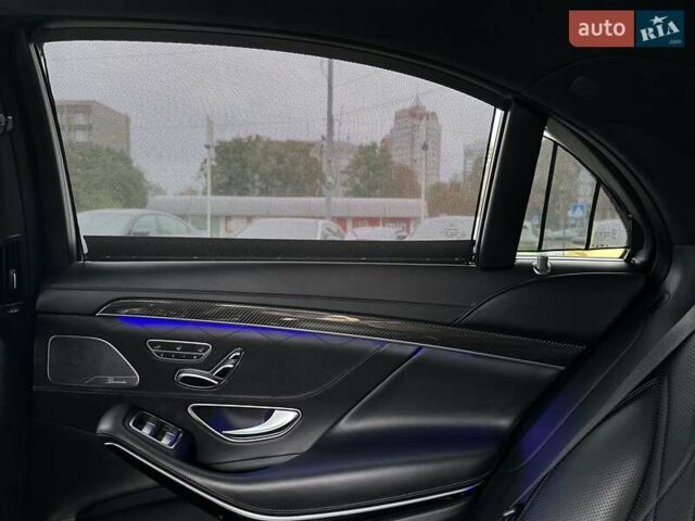Черный Мерседес С Класс, объемом двигателя 3.98 л и пробегом 88 тыс. км за 84000 $, фото 31 на Automoto.ua