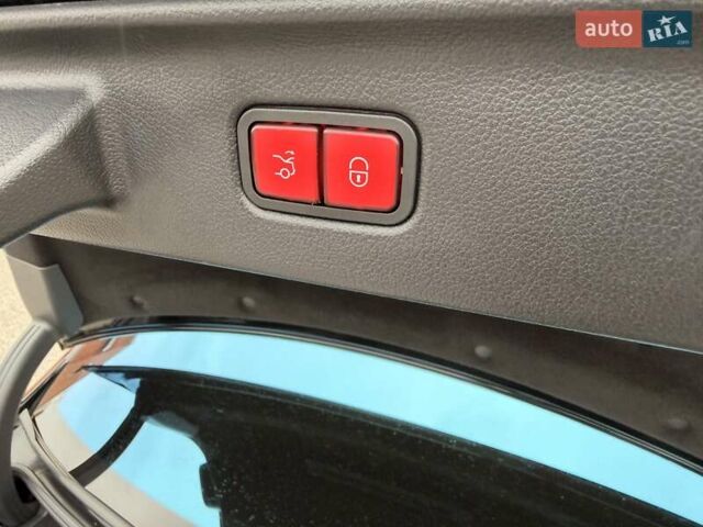 Чорний Мерседес С Клас, об'ємом двигуна 3.98 л та пробігом 62 тис. км за 129900 $, фото 98 на Automoto.ua