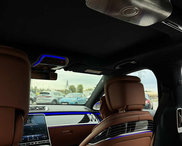 Черный Мерседес С Класс, объемом двигателя 3.98 л и пробегом 96 тыс. км за 100000 $, фото 6 на Automoto.ua