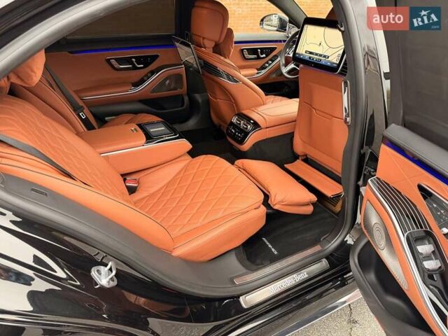 Чорний Мерседес С Клас, об'ємом двигуна 3.98 л та пробігом 62 тис. км за 129900 $, фото 2 на Automoto.ua