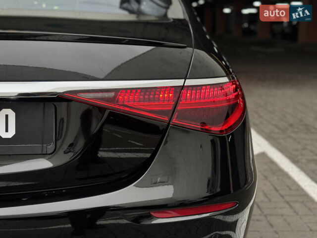 Черный Мерседес С Класс, объемом двигателя 4 л и пробегом 65 тыс. км за 105000 $, фото 14 на Automoto.ua