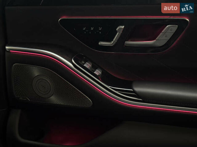 Черный Мерседес С Класс, объемом двигателя 4 л и пробегом 65 тыс. км за 105000 $, фото 29 на Automoto.ua