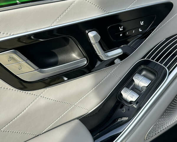 Черный Мерседес С Класс, объемом двигателя 3 л и пробегом 107 тыс. км за 110000 $, фото 22 на Automoto.ua