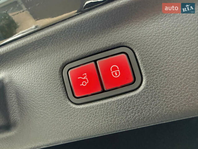 Черный Мерседес С Класс, объемом двигателя 2.93 л и пробегом 77 тыс. км за 97000 $, фото 30 на Automoto.ua