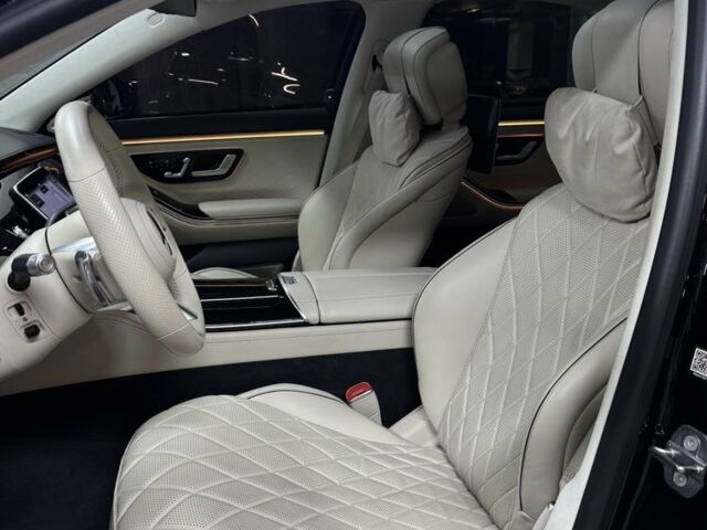 Черный Мерседес С Класс, объемом двигателя 3 л и пробегом 52 тыс. км за 128000 $, фото 5 на Automoto.ua