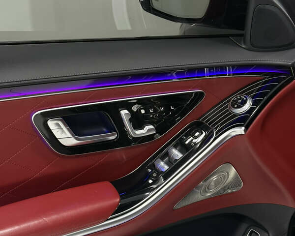 Чорний Мерседес С Клас, об'ємом двигуна 2.93 л та пробігом 130 тис. км за 96000 $, фото 13 на Automoto.ua