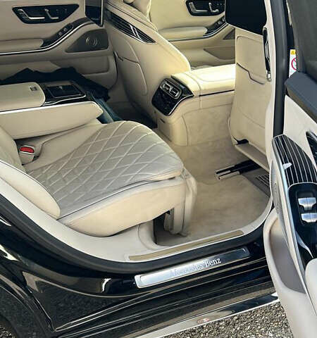 Черный Мерседес С Класс, объемом двигателя 3 л и пробегом 104 тыс. км за 88800 $, фото 1 на Automoto.ua