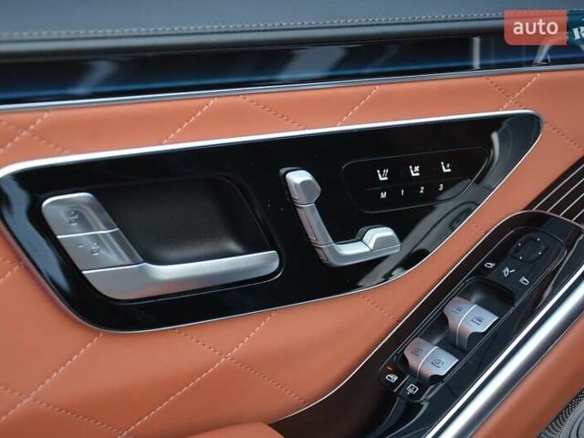 Чорний Мерседес С Клас, об'ємом двигуна 3 л та пробігом 102 тис. км за 98700 $, фото 27 на Automoto.ua