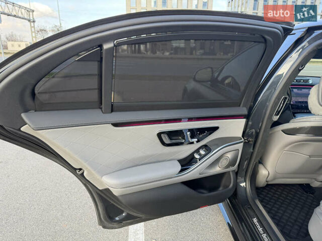 Черный Мерседес С Класс, объемом двигателя 3.98 л и пробегом 36 тыс. км за 110000 $, фото 17 на Automoto.ua