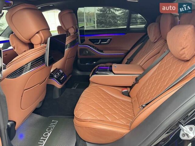 Черный Мерседес С Класс, объемом двигателя 3.98 л и пробегом 66 тыс. км за 137000 $, фото 31 на Automoto.ua