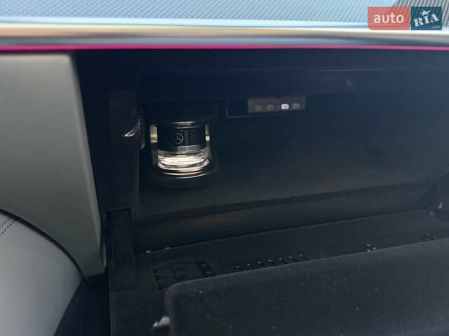 Черный Мерседес С Класс, объемом двигателя 3.98 л и пробегом 36 тыс. км за 110000 $, фото 25 на Automoto.ua