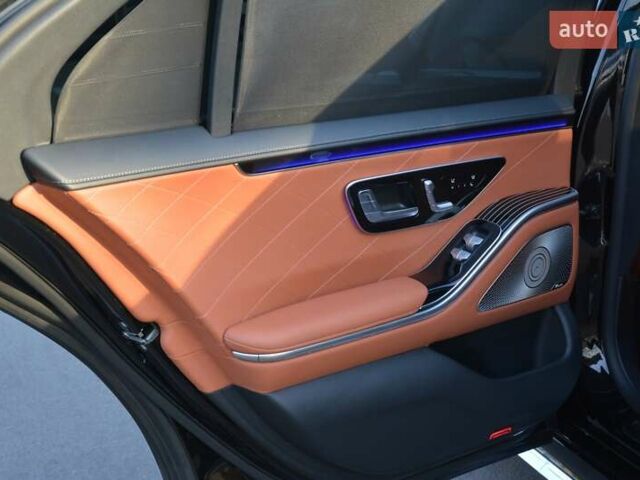 Чорний Мерседес С Клас, об'ємом двигуна 3 л та пробігом 102 тис. км за 98700 $, фото 77 на Automoto.ua