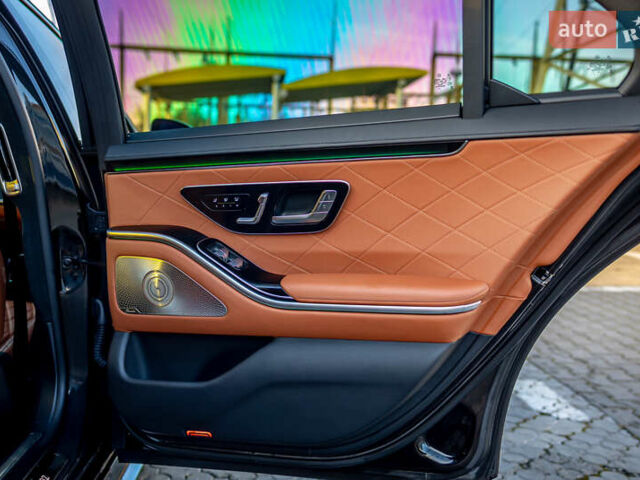 Черный Мерседес С Класс, объемом двигателя 2.93 л и пробегом 73 тыс. км за 110000 $, фото 37 на Automoto.ua