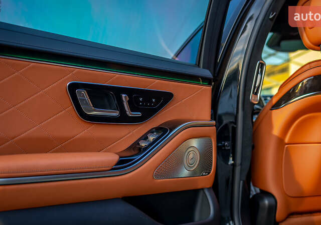 Черный Мерседес С Класс, объемом двигателя 2.93 л и пробегом 73 тыс. км за 110000 $, фото 34 на Automoto.ua