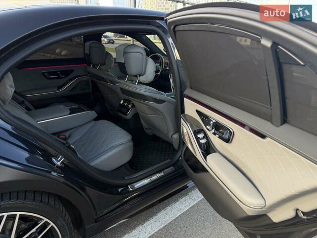 Черный Мерседес С Класс, объемом двигателя 3.98 л и пробегом 36 тыс. км за 110000 $, фото 16 на Automoto.ua