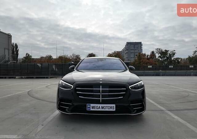 Черный Мерседес С Класс, объемом двигателя 3.98 л и пробегом 96 тыс. км за 92990 $, фото 1 на Automoto.ua