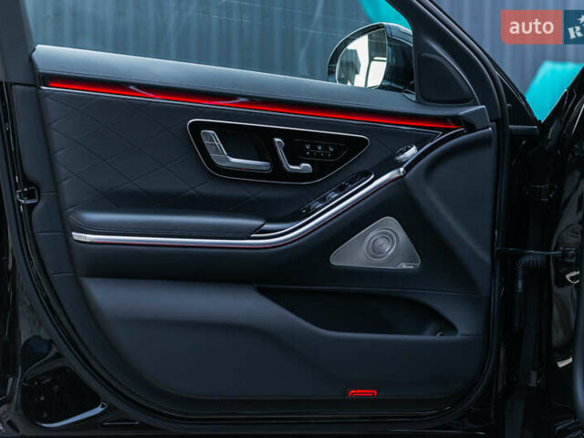 Чорний Мерседес С Клас, об'ємом двигуна 2.93 л та пробігом 98 тис. км за 105000 $, фото 23 на Automoto.ua