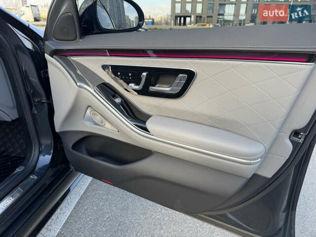 Черный Мерседес С Класс, объемом двигателя 3.98 л и пробегом 36 тыс. км за 110000 $, фото 14 на Automoto.ua