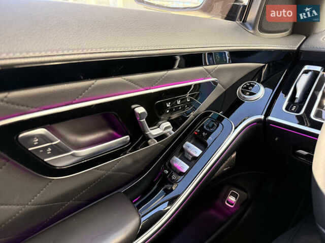 Черный Мерседес С Класс, объемом двигателя 3 л и пробегом 105 тыс. км за 95000 $, фото 26 на Automoto.ua