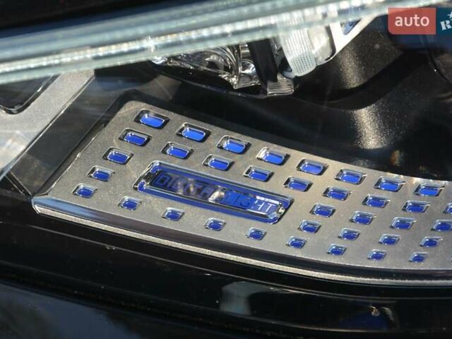 Чорний Мерседес С Клас, об'ємом двигуна 3 л та пробігом 102 тис. км за 98700 $, фото 10 на Automoto.ua