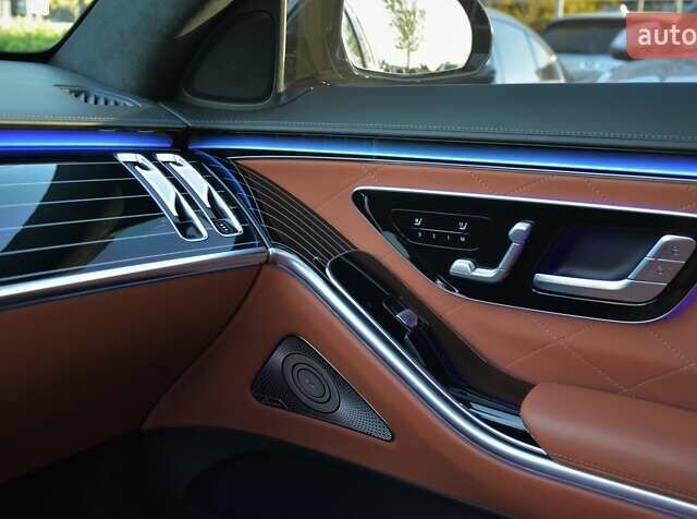 Чорний Мерседес С Клас, об'ємом двигуна 3 л та пробігом 102 тис. км за 98700 $, фото 64 на Automoto.ua