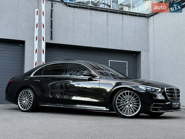 Черный Мерседес С Класс, объемом двигателя 3 л и пробегом 52 тыс. км за 130000 $, фото 4 на Automoto.ua