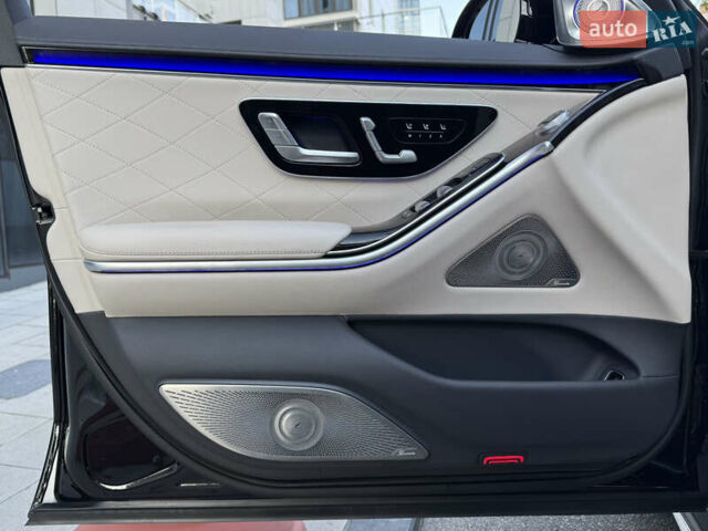 Черный Мерседес С Класс, объемом двигателя 3 л и пробегом 52 тыс. км за 130000 $, фото 53 на Automoto.ua