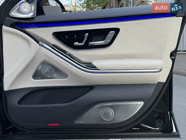 Черный Мерседес С Класс, объемом двигателя 3 л и пробегом 52 тыс. км за 130000 $, фото 58 на Automoto.ua