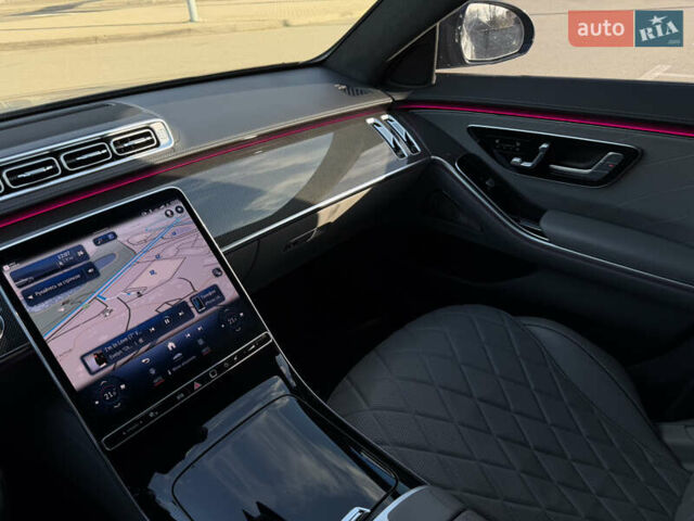 Черный Мерседес С Класс, объемом двигателя 3.98 л и пробегом 36 тыс. км за 110000 $, фото 31 на Automoto.ua