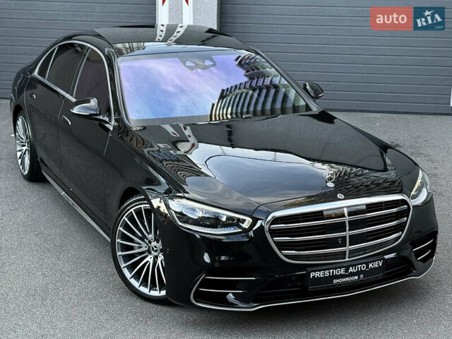 Черный Мерседес С Класс, объемом двигателя 3 л и пробегом 52 тыс. км за 130000 $, фото 1 на Automoto.ua