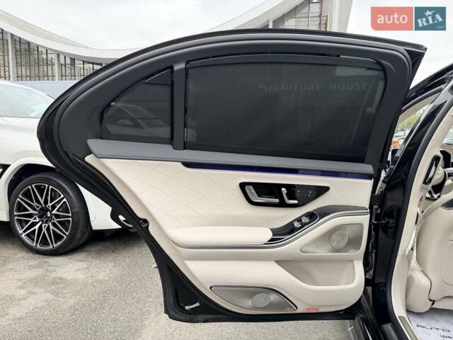 Чорний Мерседес С Клас, об'ємом двигуна 4 л та пробігом 38 тис. км за 134999 $, фото 23 на Automoto.ua