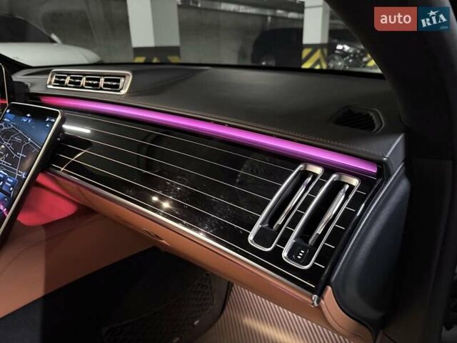 Черный Мерседес С Класс, объемом двигателя 3.98 л и пробегом 66 тыс. км за 124000 $, фото 36 на Automoto.ua
