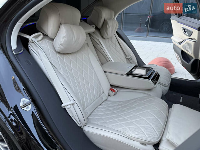 Черный Мерседес С Класс, объемом двигателя 3 л и пробегом 52 тыс. км за 130000 $, фото 52 на Automoto.ua