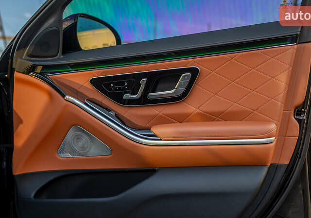 Черный Мерседес С Класс, объемом двигателя 2.93 л и пробегом 73 тыс. км за 110000 $, фото 40 на Automoto.ua