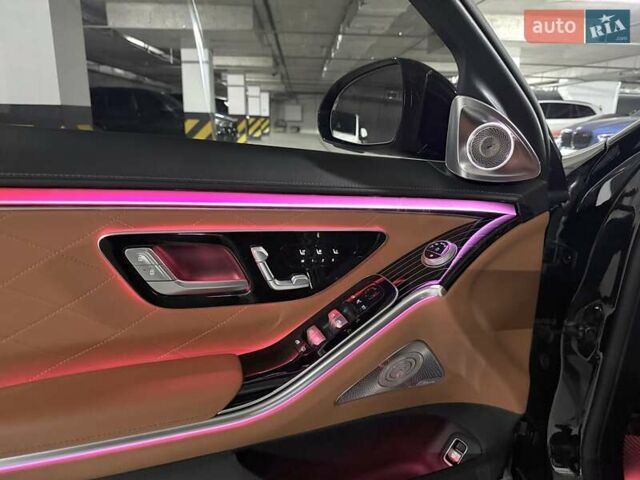 Черный Мерседес С Класс, объемом двигателя 3.98 л и пробегом 66 тыс. км за 124000 $, фото 19 на Automoto.ua