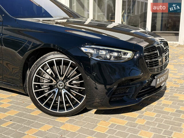 Черный Мерседес С Класс, объемом двигателя 3 л и пробегом 105 тыс. км за 95000 $, фото 1 на Automoto.ua