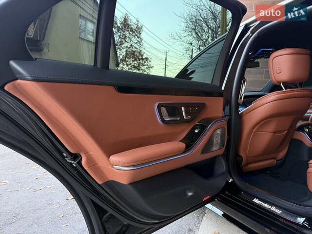 Чорний Мерседес С Клас, об'ємом двигуна 2.93 л та пробігом 98 тис. км за 113000 $, фото 23 на Automoto.ua