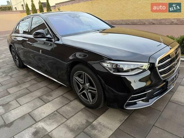 Чорний Мерседес С Клас, об'ємом двигуна 3 л та пробігом 64 тис. км за 139800 $, фото 1 на Automoto.ua