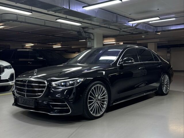 Черный Мерседес С Класс, объемом двигателя 3 л и пробегом 52 тыс. км за 128000 $, фото 1 на Automoto.ua