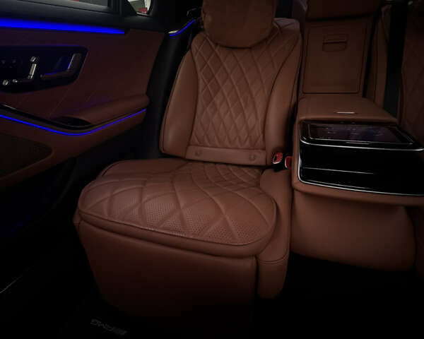 Черный Мерседес С Класс, объемом двигателя 3.98 л и пробегом 96 тыс. км за 107700 $, фото 8 на Automoto.ua