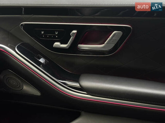 Черный Мерседес С Класс, объемом двигателя 4 л и пробегом 65 тыс. км за 105000 $, фото 28 на Automoto.ua